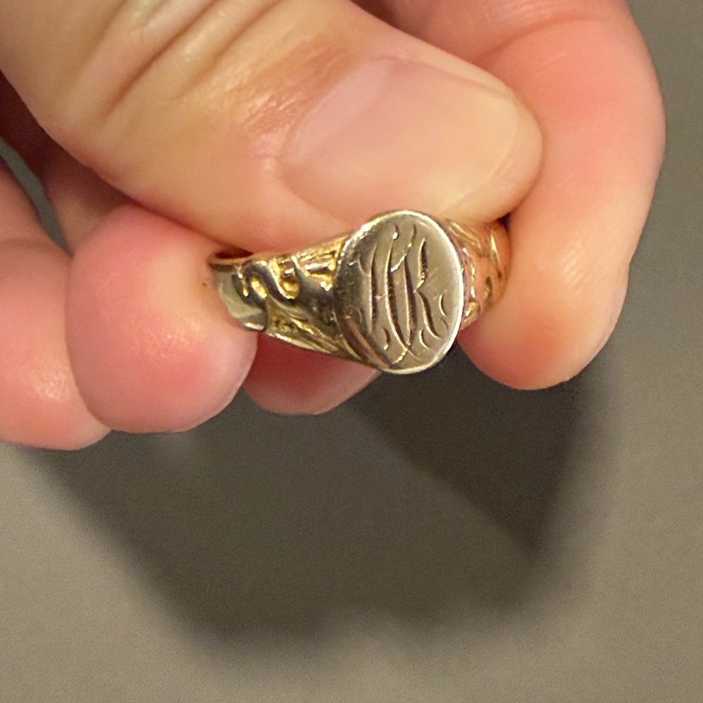Signet 10kt solid yellow gold vintage